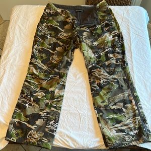Under Armor- Camo Hunting Pants- 38” x 32”- Worn 1 time. Fleece lined- zip legs